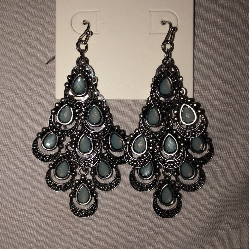 Lucky Brand Silver Tone & Slate Blue Teardrop Tiered Chandelier Earrings NEW - Picture 3 of 11